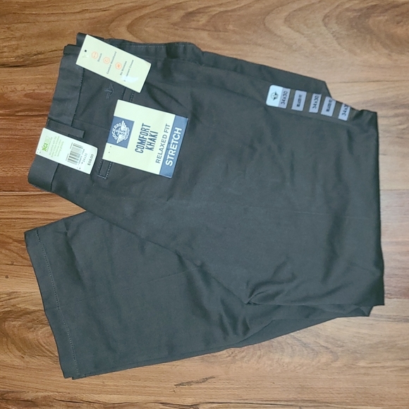 Dockers Other - Dockers Comfort Relaxed gray khakis